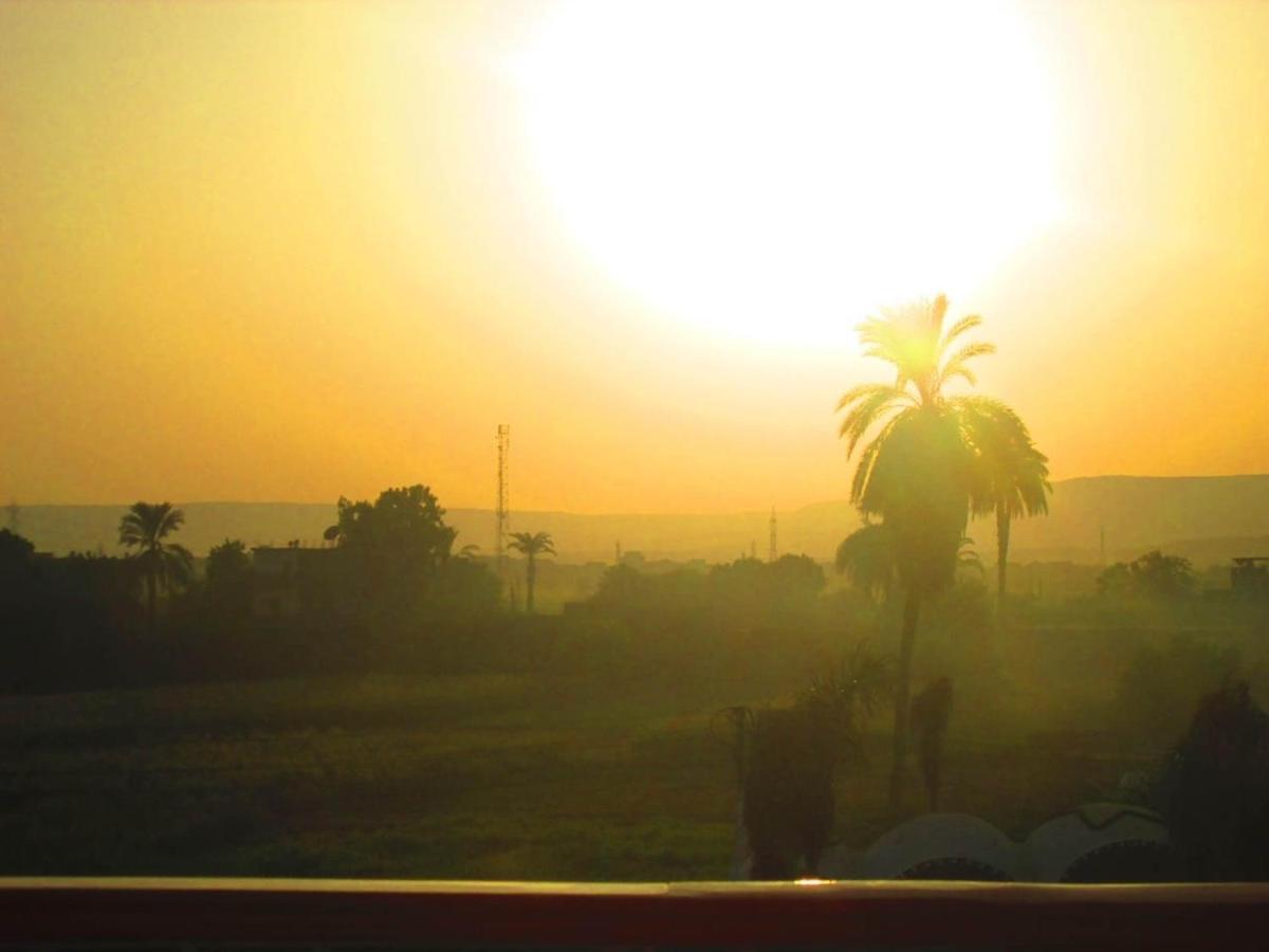 Moon Valley Apartments Luxor Esterno foto